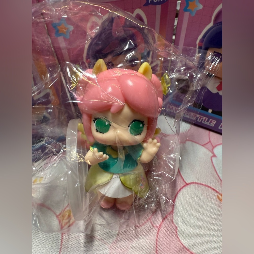 🔥 Only 1 Left 🔥
My Little Pony MINI World TOYS blind box NEW: FlutterShy